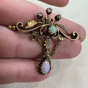 10K YELLOW GOLD OPALS AND DIAMONDS ANTIQUE BROOCH PIN